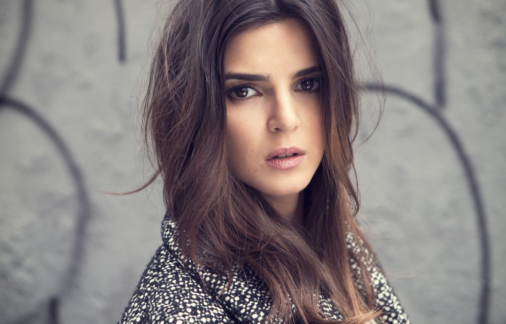 Clara lago hd background