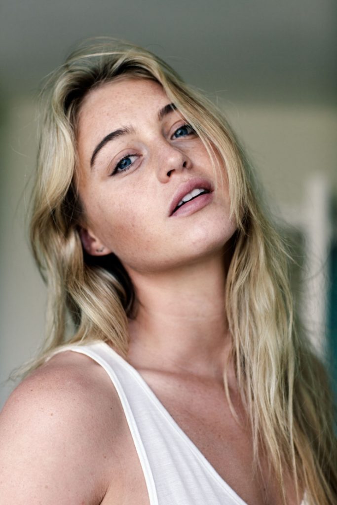 Iskra lawrence iphone wallpaper