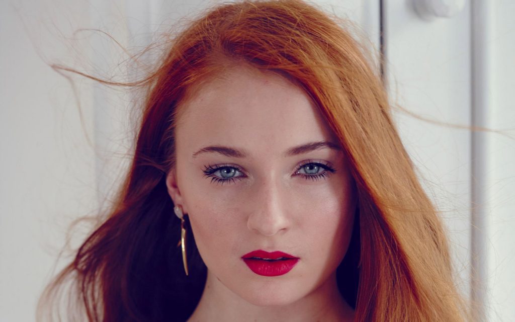 Sophie turner hot lipstick