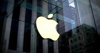 Apple revenues grew to 52 9 billion in q2 iphone sales decreased slightly