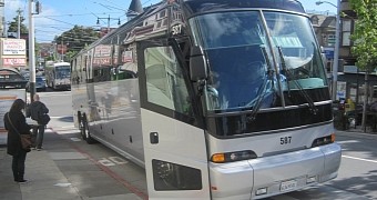 Apple google shuttle buses attacked on highway 280