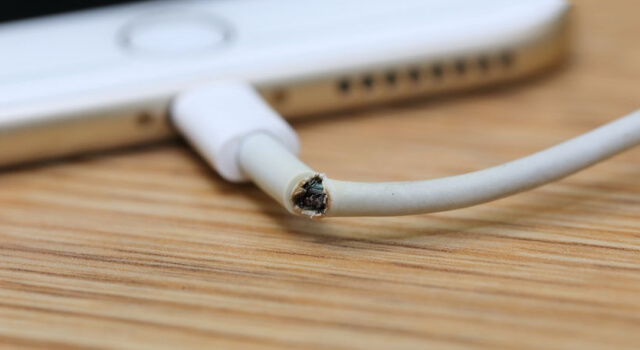 I just learned the hard way why cheap iphone cables aren t worth the money 522395 3