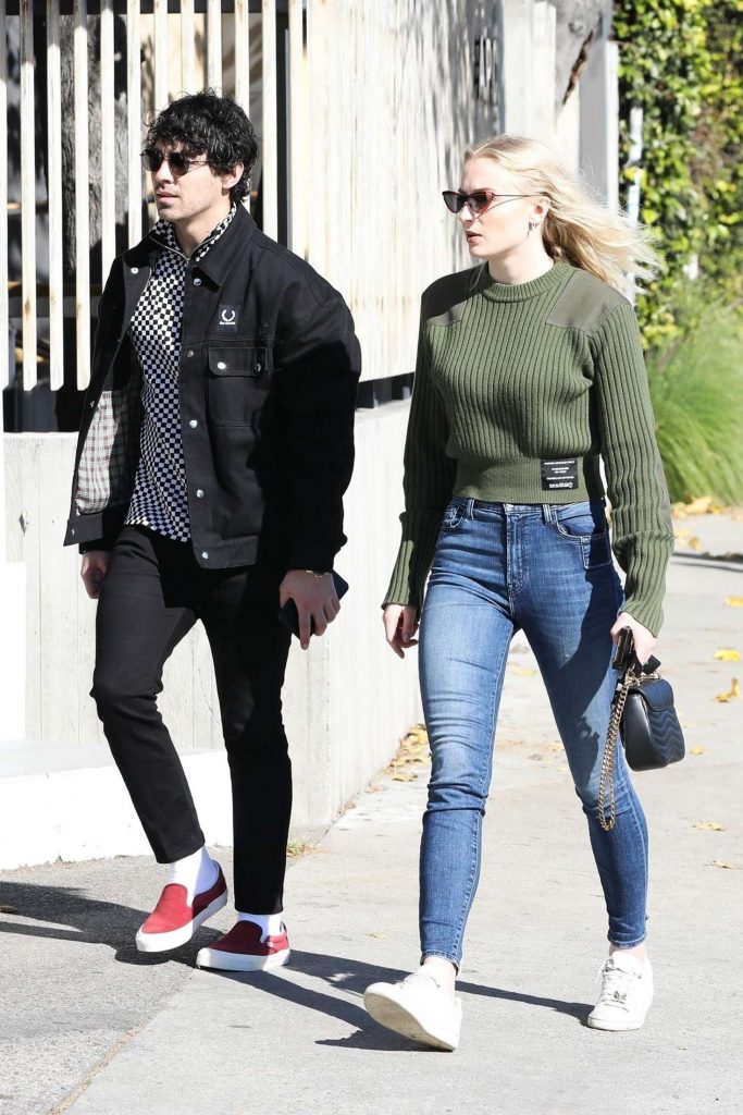 Sophie turner joe jonas looking for a wife