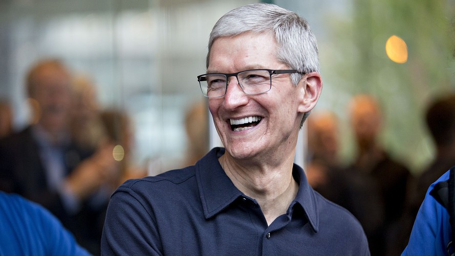 Tim cook praises iphone for its comeback 528059 2