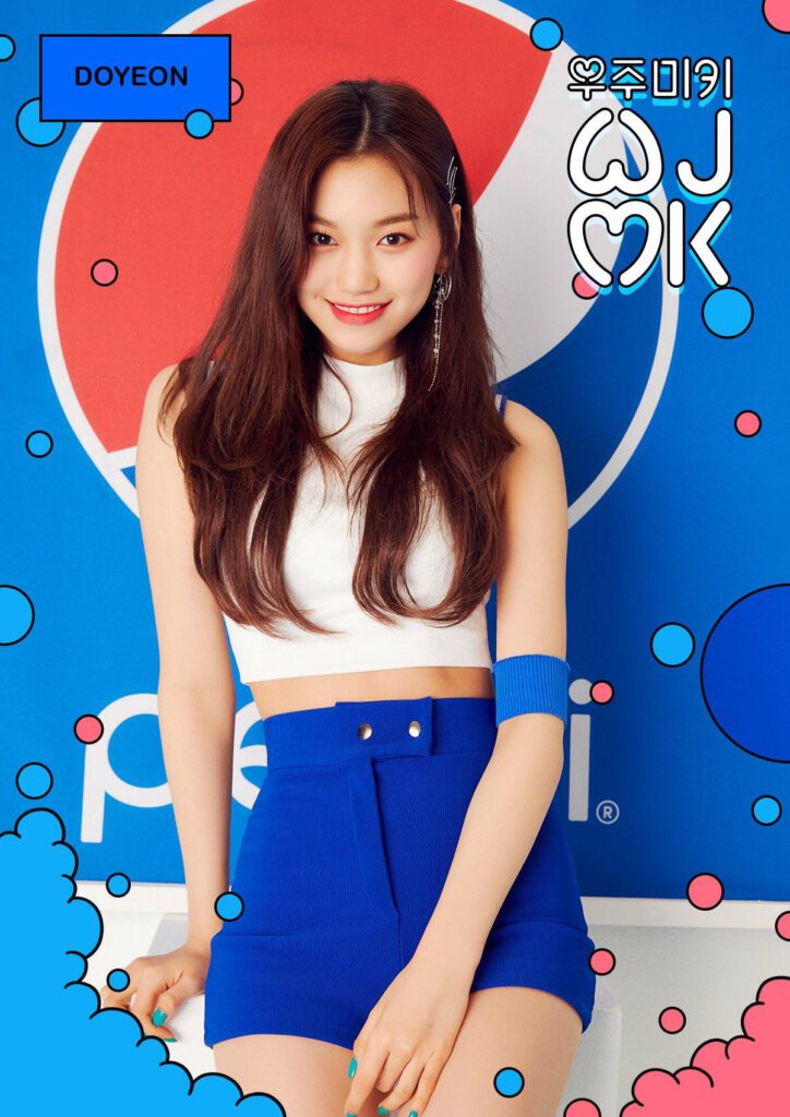 Doyeon smiling background