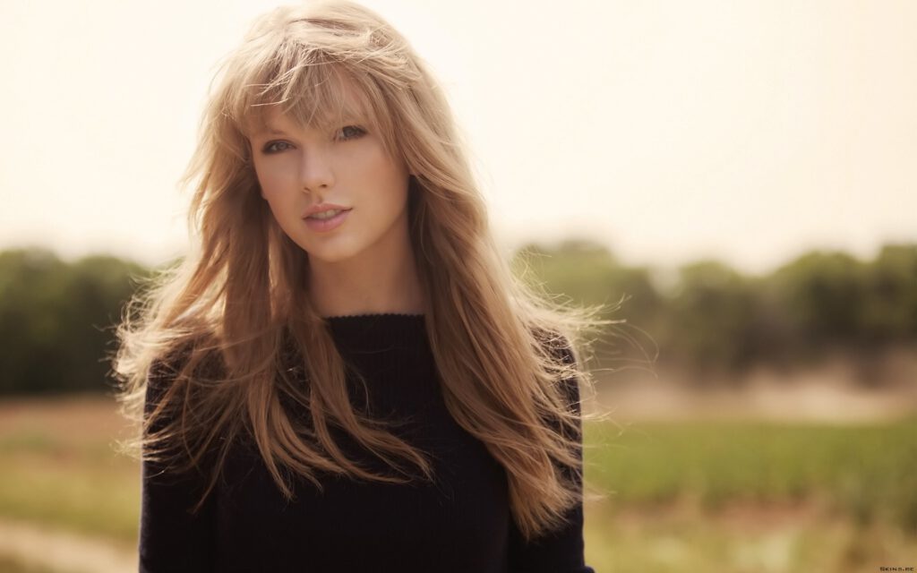 Younger taylor swift face