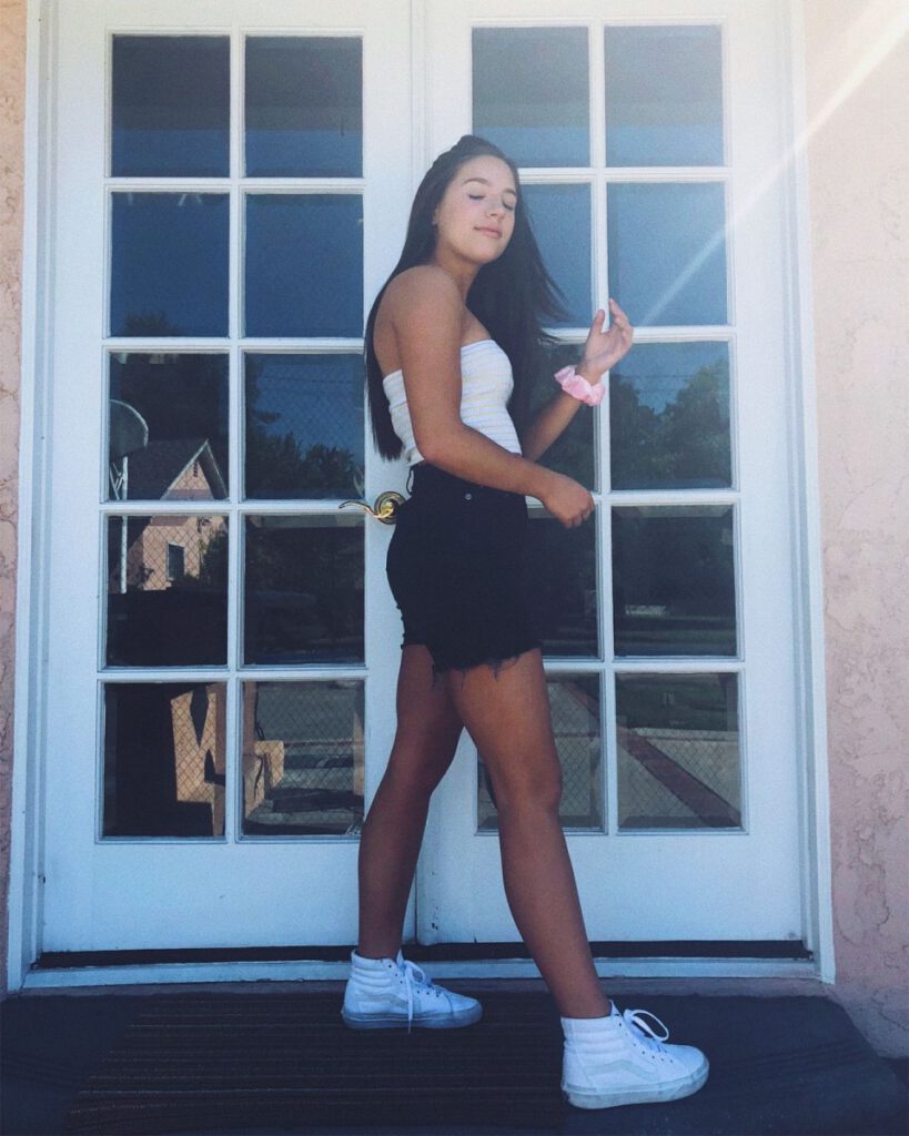 Mackenzie ziegler wearing converse white