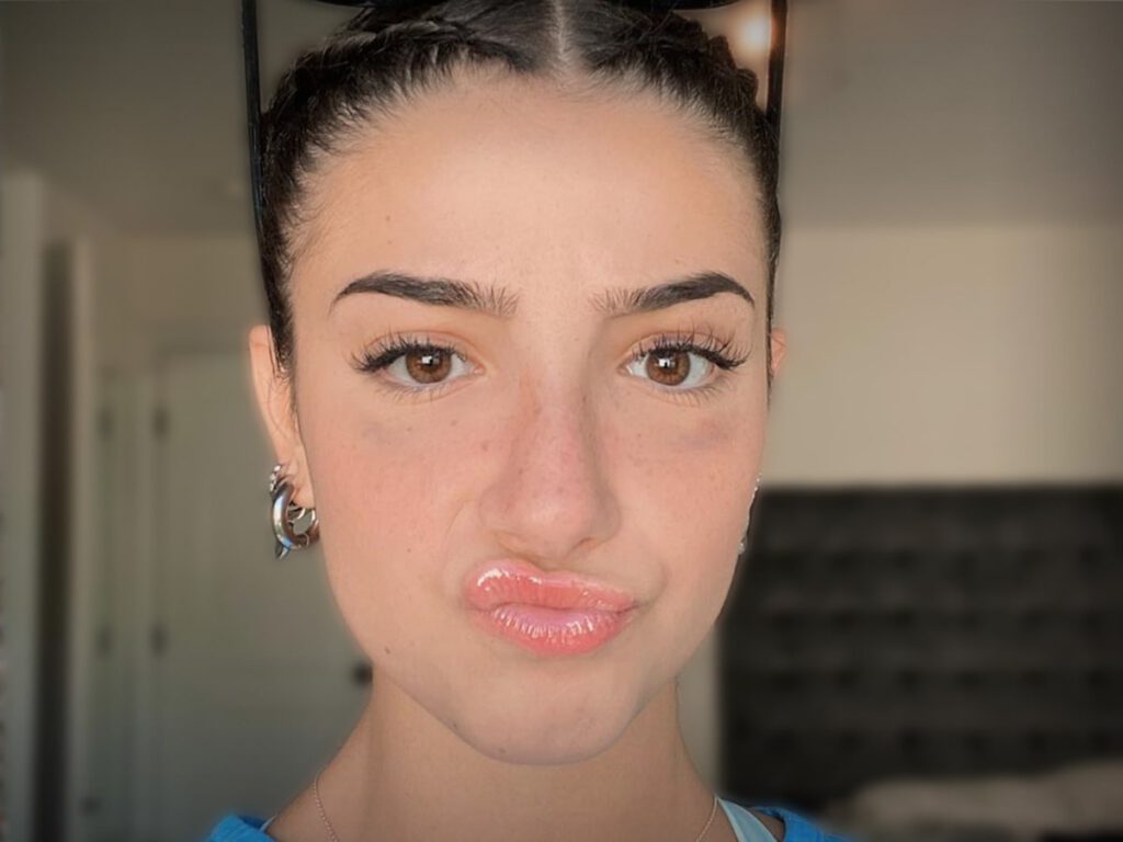 Charli lips