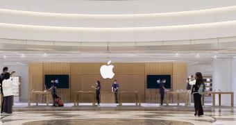 Apple opens an apple store in wuhan