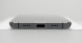 India also forces apple to switch to usb c