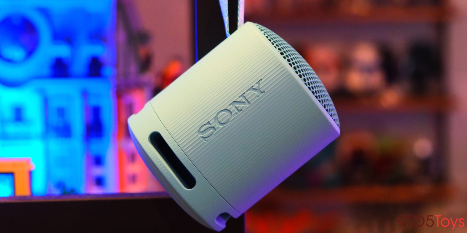 Review sonys new xb100 bluetooth speaker excites with delightful colors