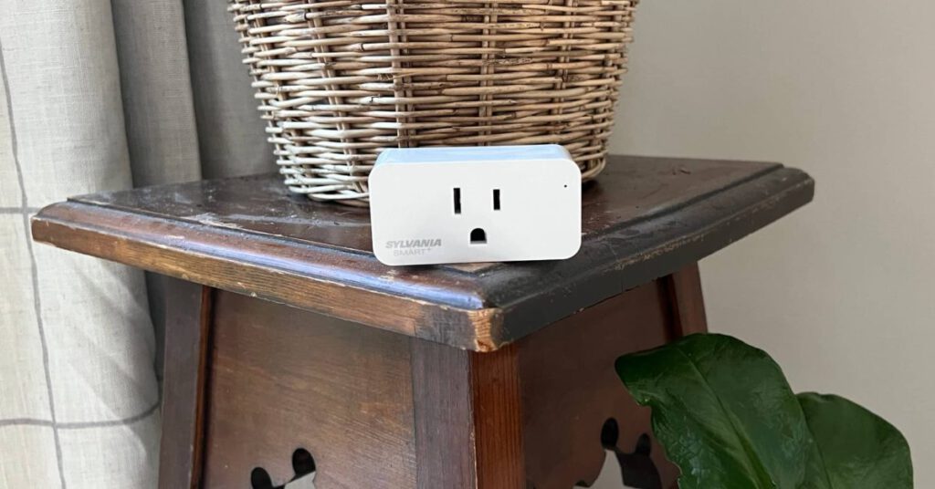 Sylvania smart bluetooth outlet 1.jpg