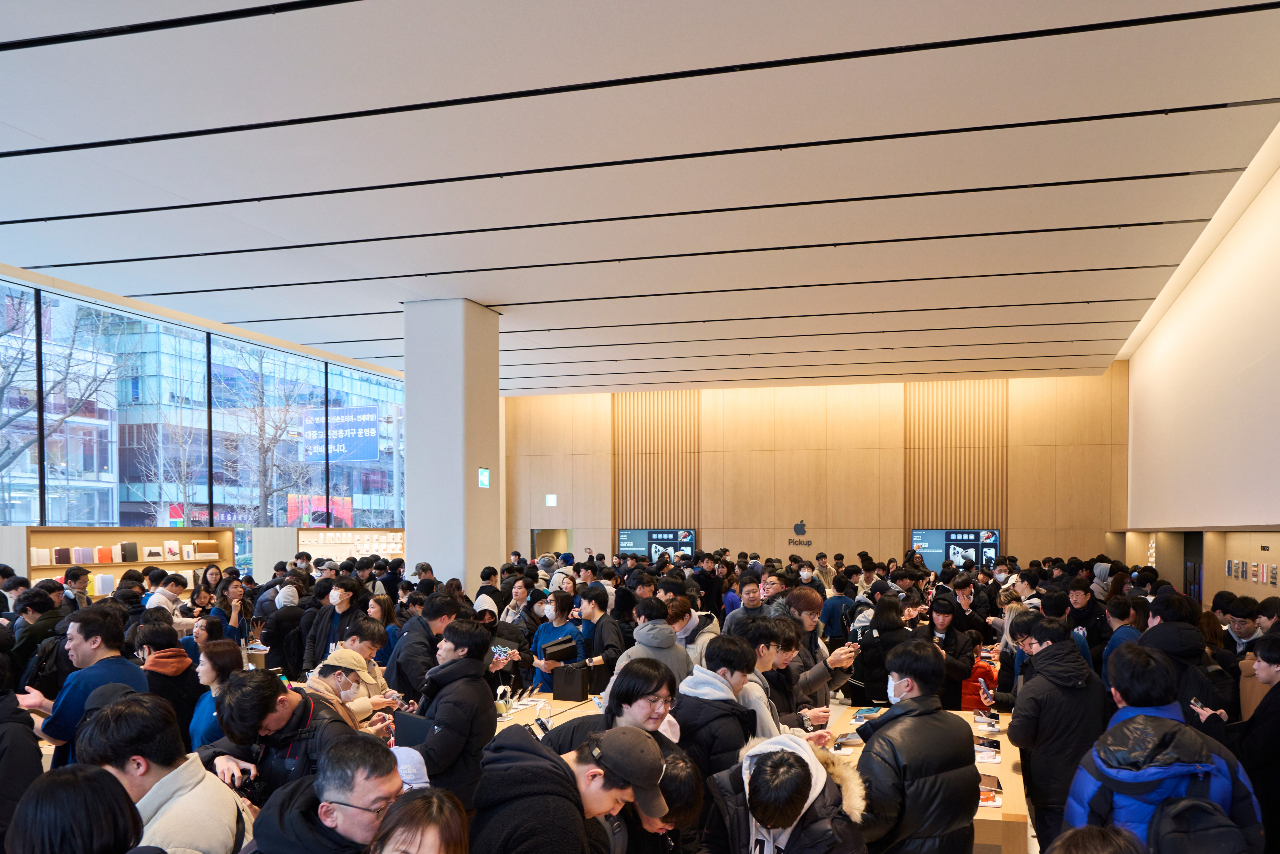 Apple hongdae store opens in south korea gallery and details